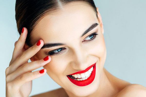 4 أخطاء قاتلة ترتكبينها بحق بشرتك قبل النوم