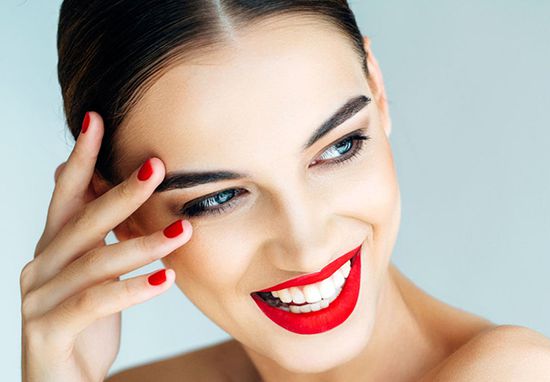 4 أخطاء قاتلة ترتكبينها بحق بشرتك قبل النوم