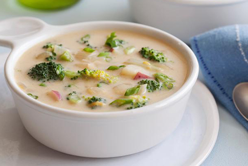 طريقة عمل شوربة البروكلي بالجبنة