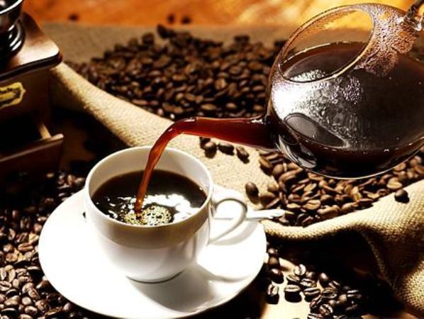 حماية الدماغ من الزهايمر من أهم فوائد القهوة