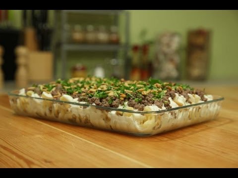 معكرونة باللحمة والزبادي