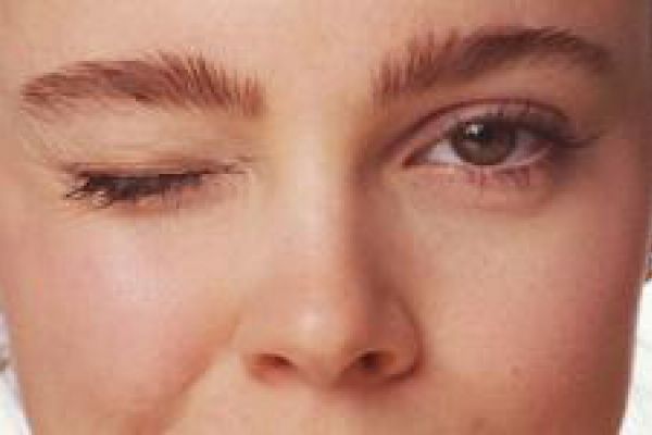 مهارات التواصل بالعين