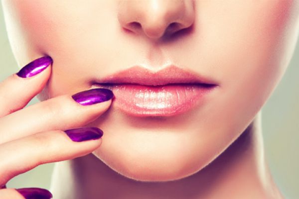 طرق فعالة للعناية بالشفاه