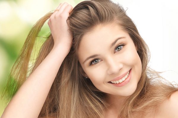 أفضل الطرق للحصول على شعر رائع بالصيف