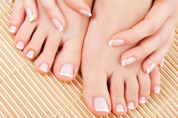جوز الهند وملح البحر لعلاج الأظافر الضعيفة