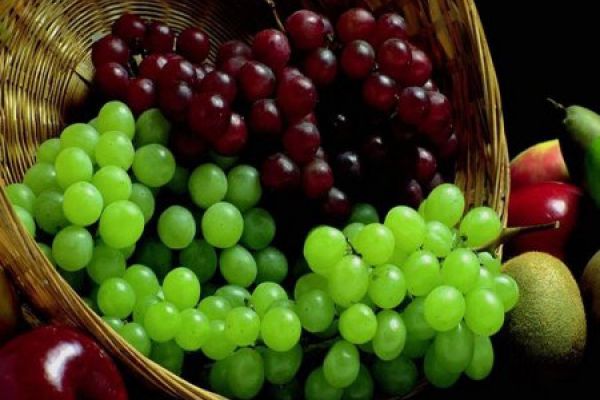 تخلصي من تجاعيد العينين طبيعياً